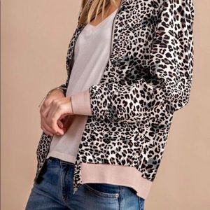 kori leopard bomber jacket - oversized Small